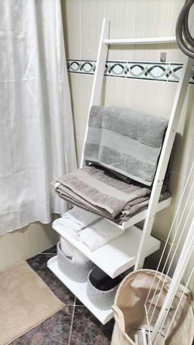 Bonito Apartamento De Dos Dormitorios En El Centro Y Calle San Miguel Torremolinos Eksteriør bilde