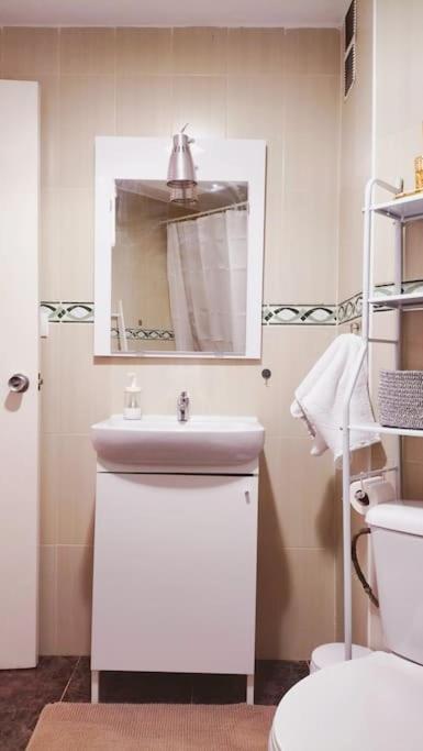 Bonito Apartamento De Dos Dormitorios En El Centro Y Calle San Miguel Torremolinos Eksteriør bilde